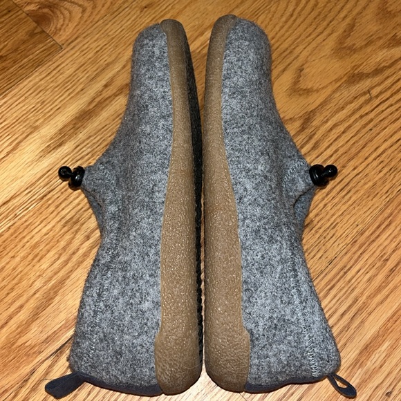 Lodge Shoe Unisex in Slate - Picture 10 of 14